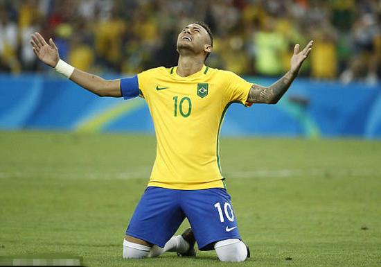 双喜临门，费尔明在巴萨一线队生涯百场里程碑中破门（双喜加身，费尔明巴萨一队第100场里程碑战破门）