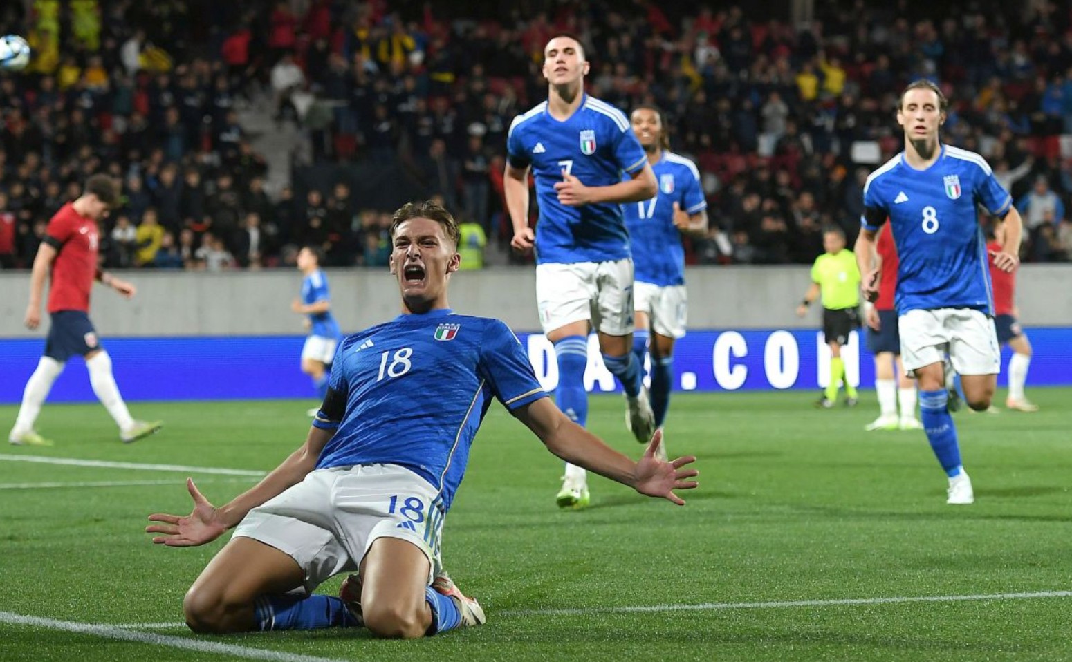 阿拉维斯vs皇家社会：德尼斯-苏亚雷斯、洪尼-奥托首发，久保建英、贡萨洛-格德斯出战（阿拉维斯对阵皇家社会：德尼斯-苏亚雷斯、洪尼-奥托先发，久保建英、贡萨洛-格德斯出战）