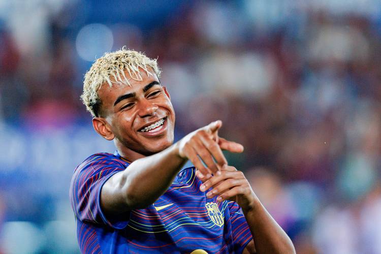 官方：诺丁汉森林第25、26轮比赛改期，对手利兹联与狼队（官方消息：诺丁汉森林25、26轮赛程调整，将对阵利兹联与狼队）