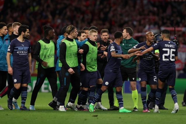 科尔谈库明加遭DNP：他不是明星球员，就会遇到这种情况（科尔谈库明加未获出场：非明星球员难免遇到这种情况）