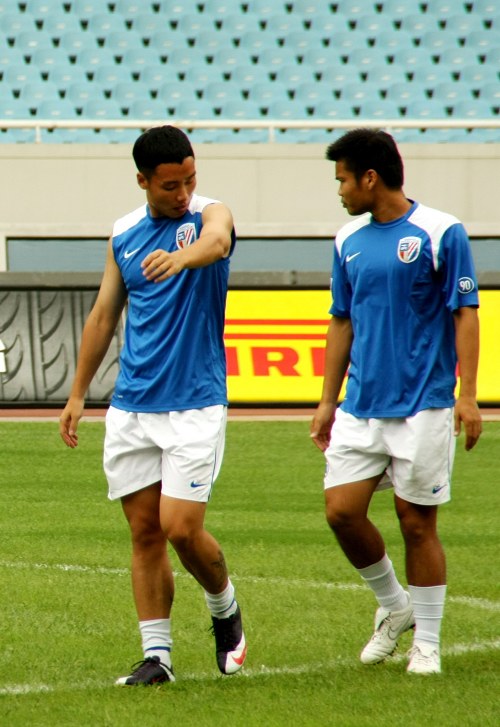 长崎vs水户首发：山口萤、热苏斯先发，斋藤俊辅在列（长崎战水户首发出炉：山口萤、热苏斯先发，斋藤俊辅名列其中）