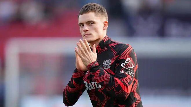 海港夺冠真相曝光！穆斯卡特硬刚挖角+3大对手集体送人头（海港称王内幕揭晓！穆斯卡特强硬回击挖角，三大对手集体失误送礼）