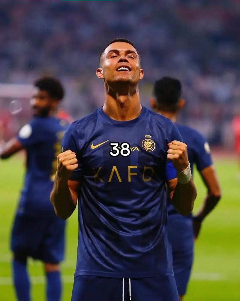 布伦森半场26分创赛季新高，常规赛25+次数比肩甜瓜（布伦森半场砍下26分刷新赛季新高，25+场次追平甜瓜）