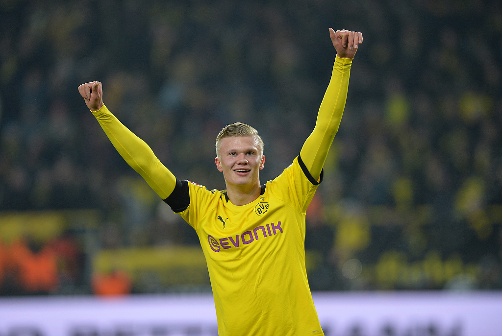 篮球湖人队内矛盾传闻升温，主帅紧急澄清（湖人队内矛盾传闻发酵，主帅火速出面辟谣）