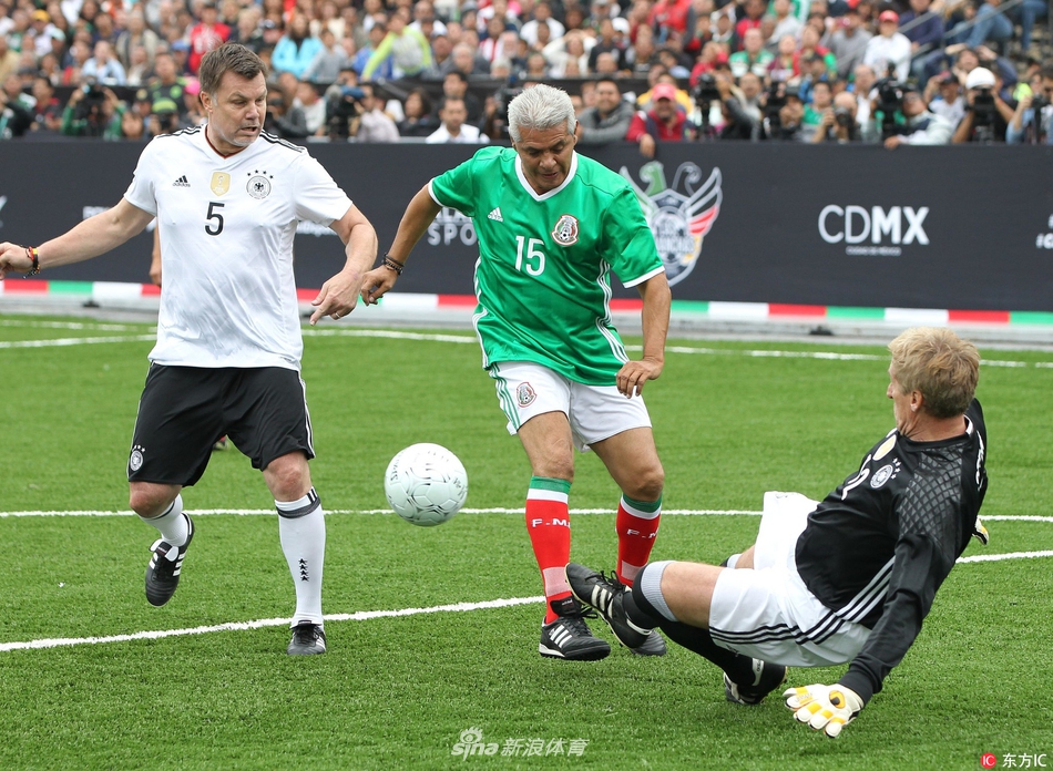 看国米的球也就从11／12赛季开始，最开始一直用...