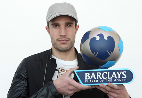 劳塔罗进球后比出A字，把进球献给受伤的前队友阿什拉夫（劳塔罗破门后比出“A”手势，将进球献给受伤的前队友阿什拉夫）